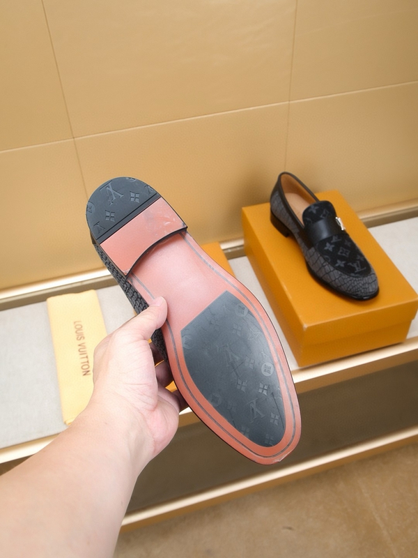 ルイヴィトン靴全体デザイン